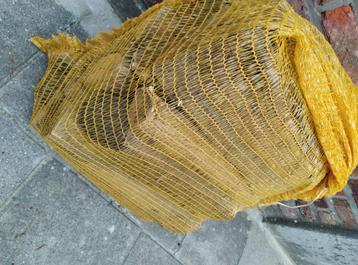 15 kg droog hardhout in zak voor houtkachel... beschikbaar voor biedingen
