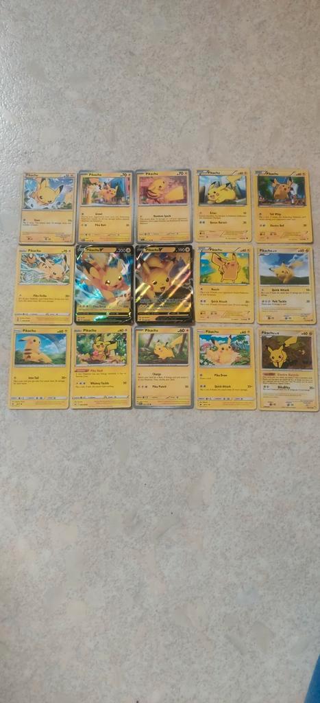 Pikachu Collectie Oude & Nieuwe Pokemon Kaarten, Hobby en Vrije tijd, Verzamelkaartspellen | Pokémon, Zo goed als nieuw, Meerdere kaarten