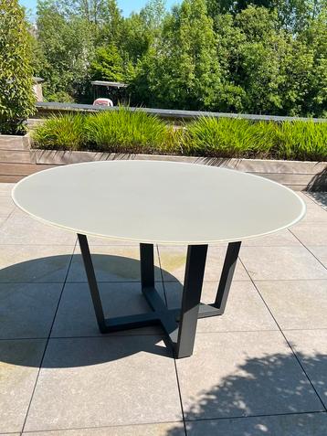 Manutti tuintafel/ 130cm/ €99 beschikbaar voor biedingen