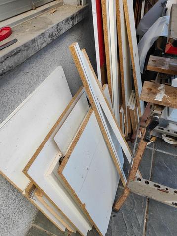 droog hout beschikbaar voor biedingen