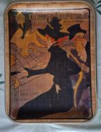 Plateau avec pour fond une peinture de Toulouse Lautrec., Enlèvement