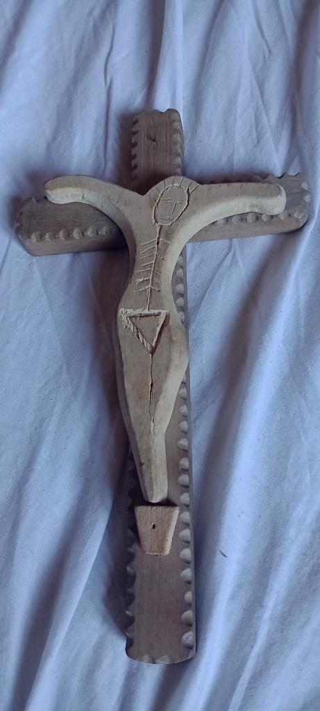 Crucifix bois 20x35x3.5, Antiquités & Art, Antiquités | Objets religieux, Enlèvement ou Envoi