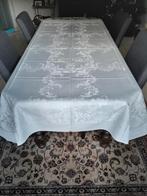 Vintage tafelkleed in Damast, Huis en Inrichting, Tafelkleden, Ophalen, Zo goed als nieuw, Rechthoek, Binnen