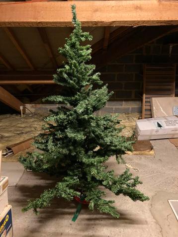 Kunst kerstboom 1m80 met stabiele staander beschikbaar voor biedingen