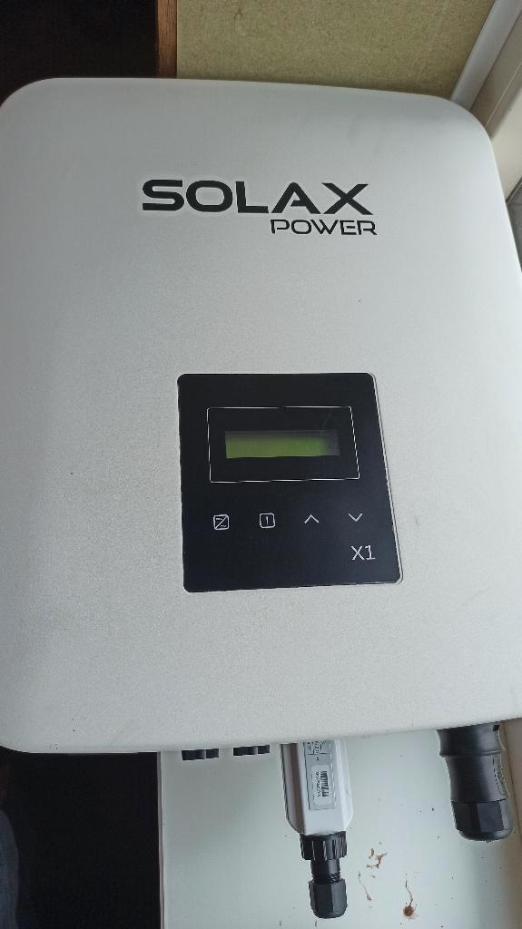 Solax omvormer voor zonnepanelen, Huis en Inrichting, Overige Huis en Inrichting, Zo goed als nieuw, Ophalen