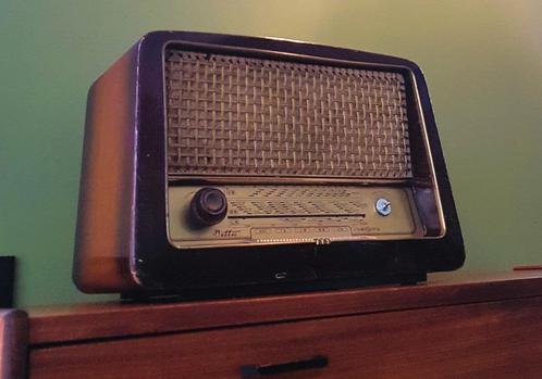 Omgebouwde vintage radio met bluetooth en Jack input, Audio, Tv en Foto, Radio's, Radio, Ophalen