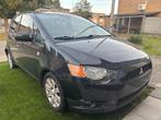 Mitsubishi colt 1.3i automaat 2011, Auto's, Stof, Zwart, 4 cilinders, 5 zetels