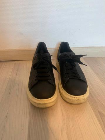 Alexander McQueen – Zwart – Maat 41  beschikbaar voor biedingen