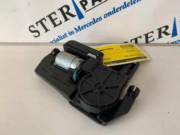 Stoelmotor van een Mercedes S-Klasse beschikbaar voor biedingen