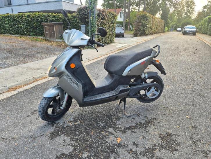 Scooter Electrique Govecs, Vélos & Vélomoteurs, Scooters | Piaggio, Utilisé, Autres modèles, Classe B (45 km/h), Électrique, Enlèvement