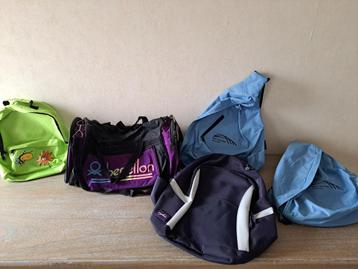 set van 5 rugzakken en sportassen beschikbaar voor biedingen