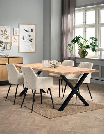 Massief eikenhouten eettafelset + 4 stoelen en fauteuils beschikbaar voor biedingen