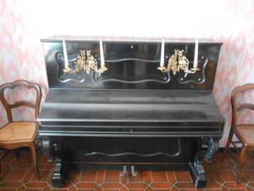 ZEER OUDE ANTIEKE PIANO GRATIS beschikbaar voor biedingen