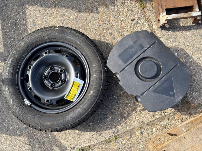 Krikset + reservewiel van een Volkswagen Polo, Auto-onderdelen, Overige Auto-onderdelen, Volkswagen, Gebruikt, 3 maanden garantie