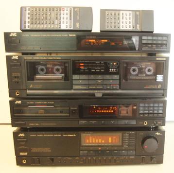 JVC Stereo Met 2 Afstandsbedieningen / Amp CD Cassette Tuner beschikbaar voor biedingen