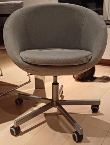 Chaise de bureau pivotante SKRUVSTA en gris Vissle – IKEA, Gris, Comme neuf, Enlèvement, Chaise de bureau