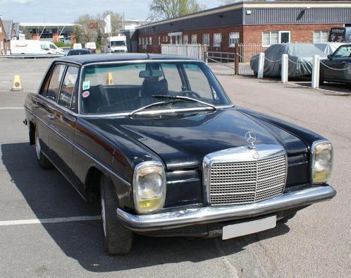 Recherché ‼️Mercedes oldtimer w115 noir, Autos, Oldtimers & Ancêtres, Particulier, Mercedes-Benz, Diesel, 4 portes, Boîte manuelle