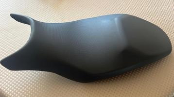 Zadel BMW G 310 GS of G 310 R TE KOOP !! beschikbaar voor biedingen