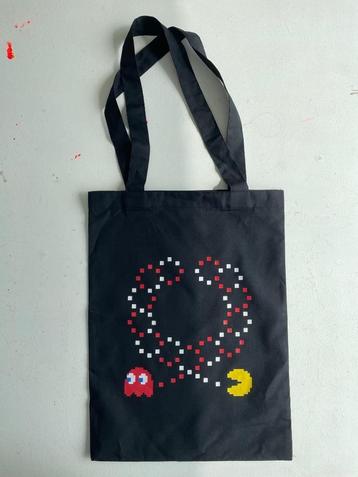 Fred Perry  Pac-Man collab tas beschikbaar voor biedingen