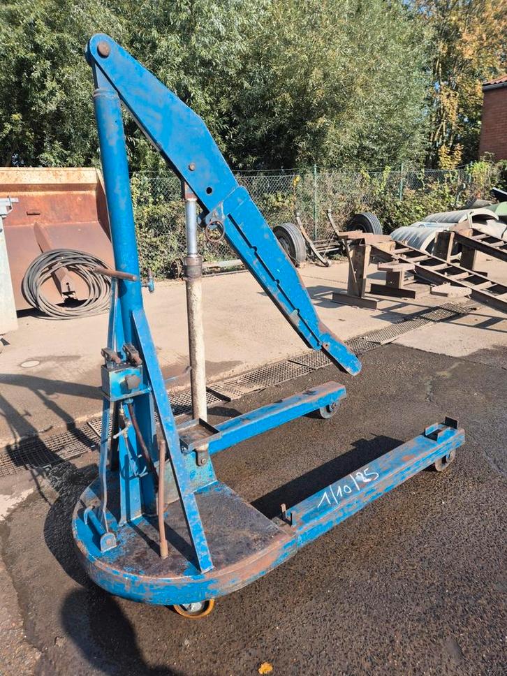 Grue de levage de 2 tonnes, Articles professionnels, Machines & Construction | Chariots élévateurs & Transport interne, Chariot élévateur