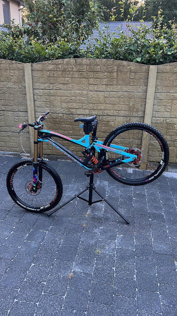 Downhill, mondraker summum pro team maat M 27,5, Fietsen en Brommers, Fietsen | Mountainbikes en ATB, Zo goed als nieuw, Ophalen