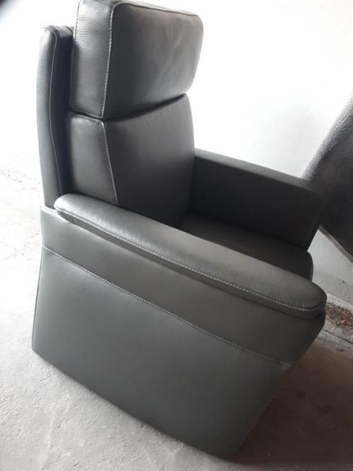 Lederen 1-zit in perfecte nieuwstaat e.a., Huis en Inrichting, Fauteuils, Nieuw, Leer, 75 tot 100 cm, 75 tot 100 cm, Ophalen