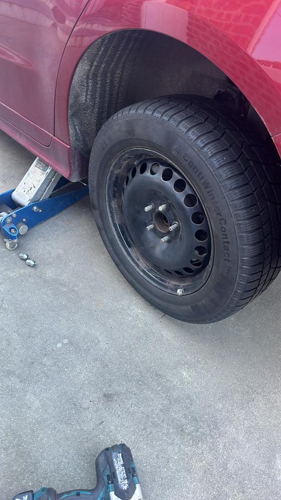 4 jantes d'hiver + 4 pneus d'hiver 5x108, Autos : Pièces & Accessoires, Pneus & Jantes, Jante(s), Pneus hiver, Enlèvement