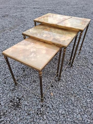 Vintage midcentury bijzettafeltjes in Onyx marmeren blad beschikbaar voor biedingen