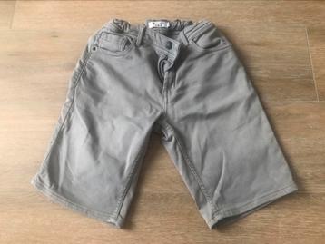 2 shorts JBC voor jongen (maat 158): mooie staat beschikbaar voor biedingen