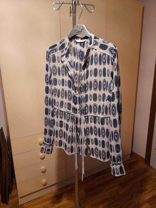 Fijne Bloes Met speciale print. Geen koerierdiensten, Kleding | Dames, Blouses en Tunieken, Zo goed als nieuw, Maat 38/40 (M)
