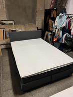 Stoffen boxspring in nieuwstaat met matras en topper perfect, Huis en Inrichting, Ophalen, Zo goed als nieuw