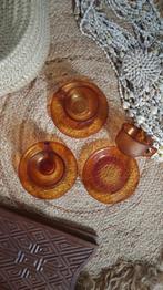 3 vintage amberkleurige glazen kopjes en schotels, Verzenden