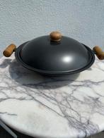 Wok gietijzer, Huis en Inrichting, Keuken | Potten en Pannen, Ophalen, Zo goed als nieuw, Gietijzer, Wok