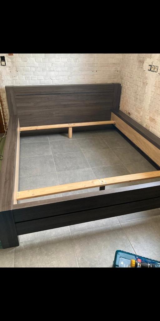 Volledige slaapkamer met tweepersoonsbed, Huis en Inrichting, Slaapkamer | Bedden, Zo goed als nieuw, Hout, Bruin, Ophalen