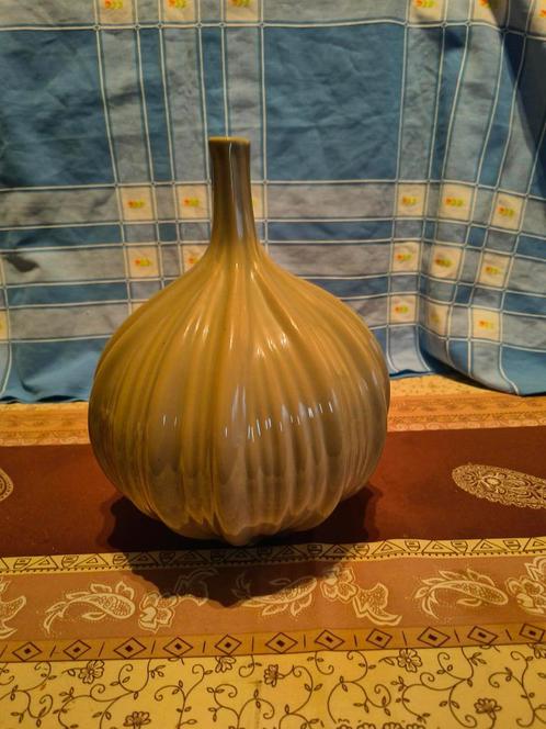 Bruin stenen siervaasje (25cm hoog), Huis en Inrichting, Woonaccessoires | Vazen, Zo goed als nieuw, Minder dan 50 cm, Aardewerk of Porselein