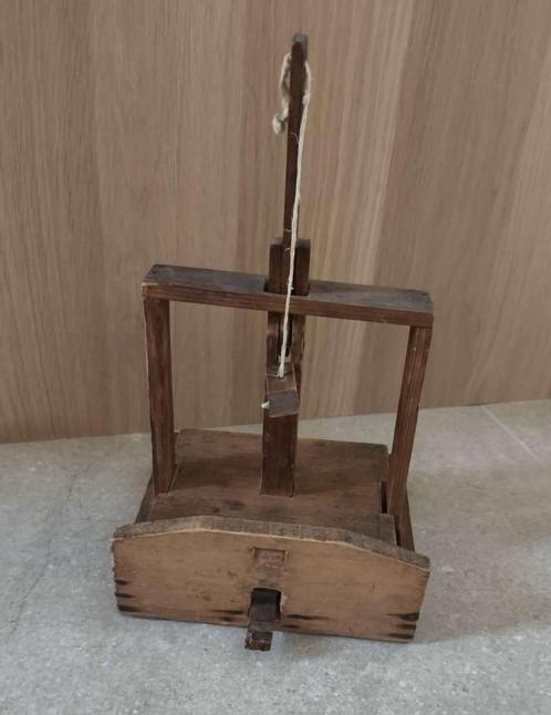 Vintage houten muizenval te koop, Antiek en Kunst, Antiek | Keramiek en Aardewerk, Ophalen