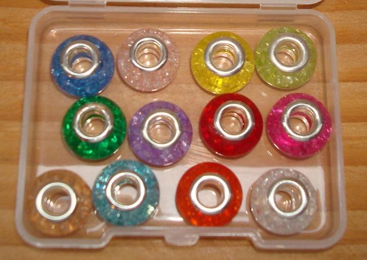 SALE: Doosje met 12 crackle bedels, Handtassen en Accessoires, Bedels, Nieuw, Overige merken, Overige materialen, Verzenden