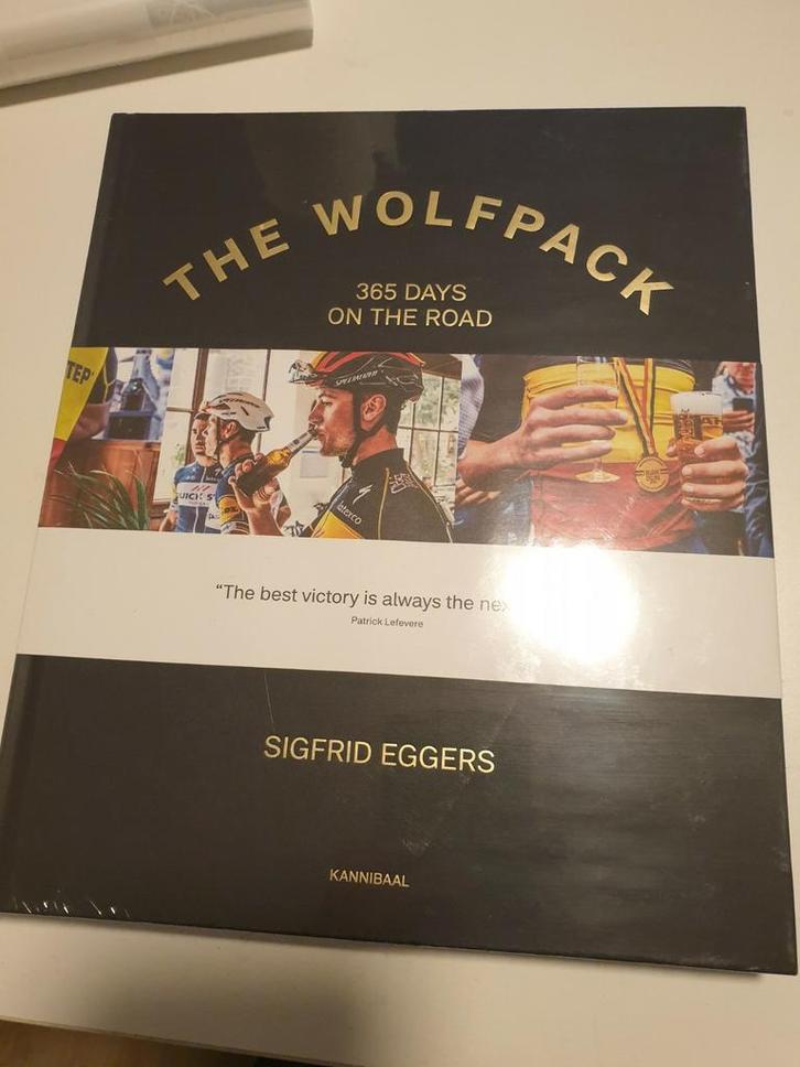 Rik Van Puymbroeck - The Wolf Pack NIEUWSTAAT  in krimpfolie, Boeken, Sportboeken, Zo goed als nieuw, Ophalen of Verzenden