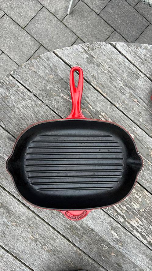 Creuset grill pan 32cm kersenrood ovaal, Huis en Inrichting, Keuken | Potten en Pannen, Gebruikt, Koekenpan of Braadpan, Gietijzer