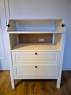 Commode Sundvik Ikea wit met zwart beslag / verzorgingstafel, Kinderen en Baby's, Ophalen of Verzenden, Zo goed als nieuw, Kast
