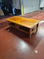 Table salon, Enlèvement