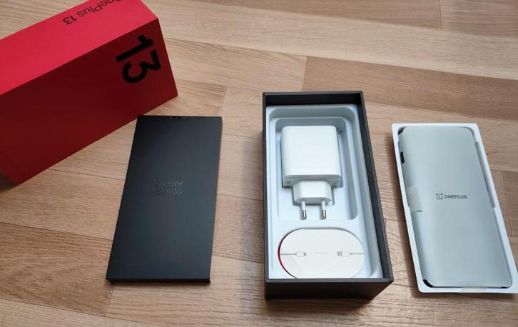 Oneplus 13 Black Eclipse. 12/256, Telecommunicatie, Mobiele telefoons | Overige merken, Ophalen