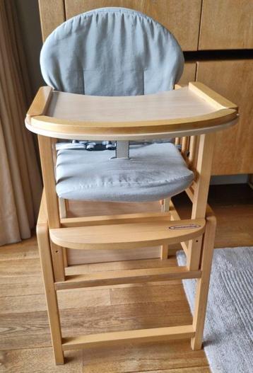 houten kinderstoel beschikbaar voor biedingen