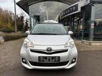 Toyota Verso-S 1.33 VVT-i Toit Pano Camera 1e eigenaar, Auto's, Toyota, Voorwielaandrijving, Euro 5, Zwart, 4 cilinders