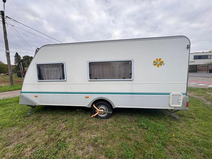 Caravan Eiffeland, Caravans en Kamperen, Caravans, Particulier, Vast bed, Fietsenrek, Ophalen