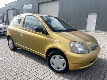 Toyota Yaris 1.0 Benzine – BUDGETWAGEN – 1J GARANTIE, Auto's, Stof, 50 kW, Bedrijf, https://public.car-pass.be/vhr/4f56f6a5-9626-4595-90e7-5ad63283fb84