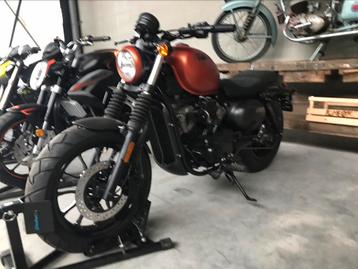 Nouveau hyosung Bobber coper