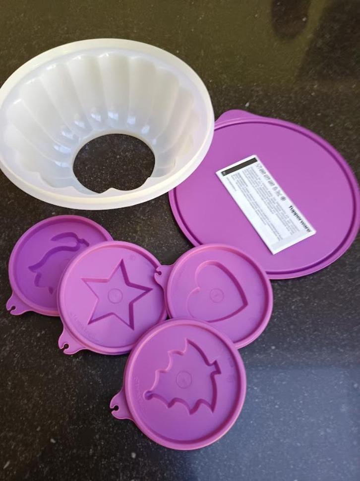 Puddingvorm Vliegende Schotel Tupperware, Huis en Inrichting, Keuken | Tupperware, Nieuw, Bak of Kom, Paars, Ophalen of Verzenden