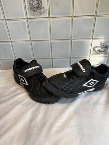 UMBRO voetbalschoenen van synthetisch materiaal - maat 41 EU beschikbaar voor biedingen