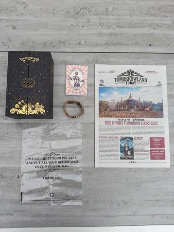 Tomorrowland 2017 - treasure case met unieke items! beschikbaar voor biedingen